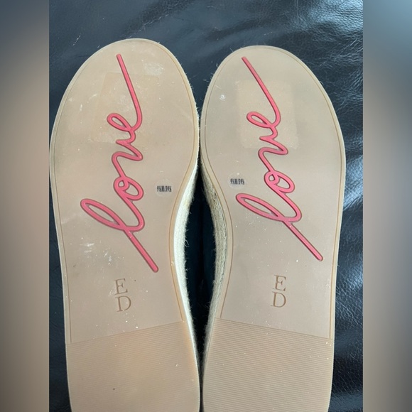 ED - Ellen Degeneres blue suede slip on shoes - Picture 3 of 6